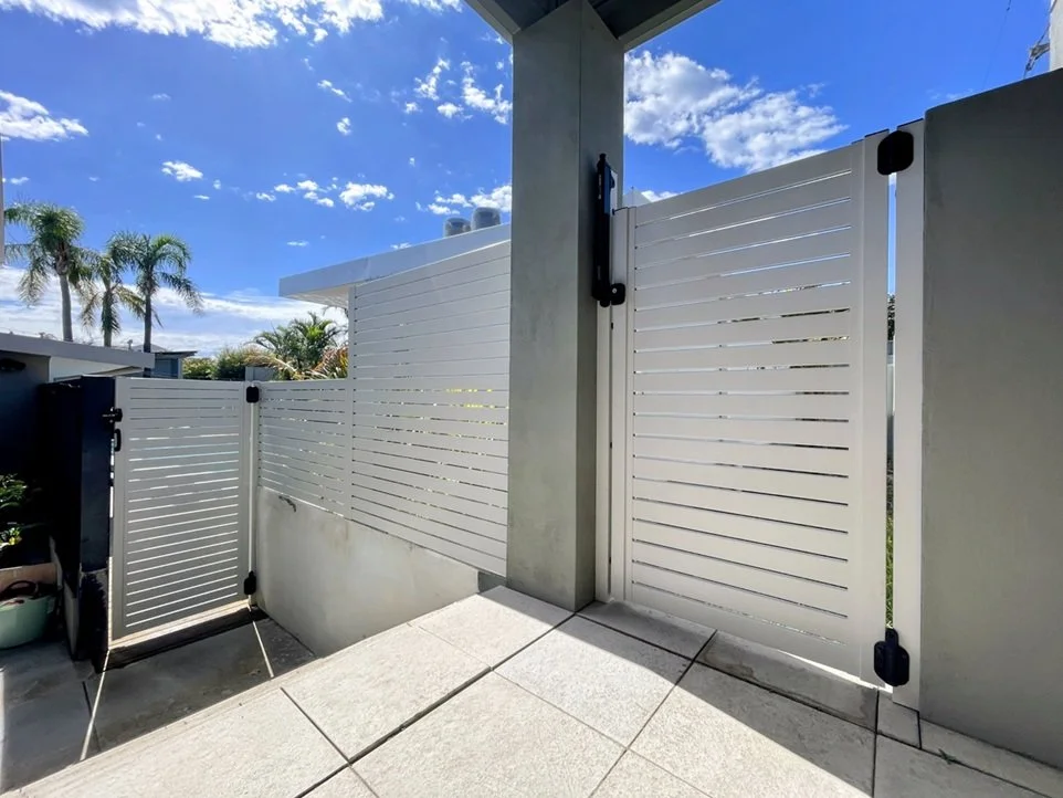 Sorrento Aluminium Slat Pool Safe Fence and gate.JPG