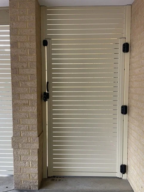 Classic Cream Garage Gate Aluminium Slat4.jpg