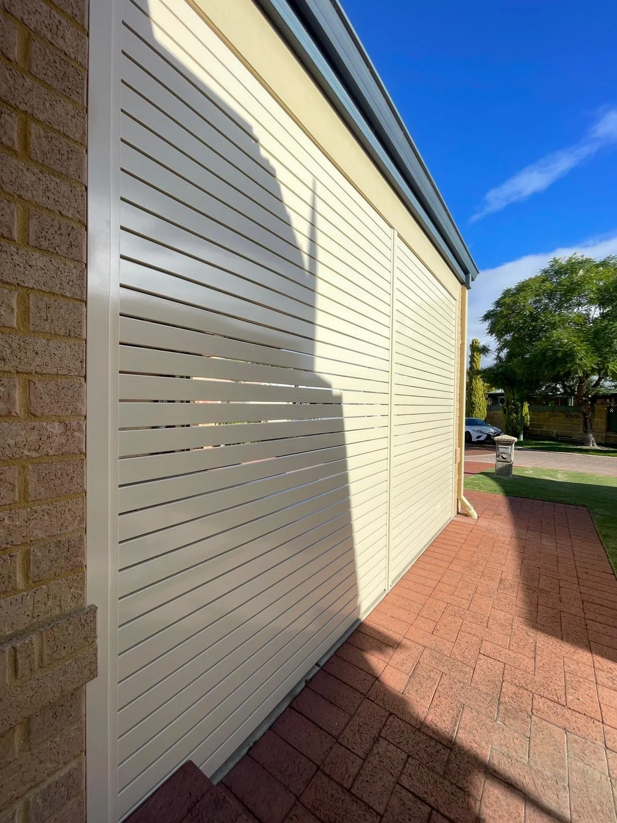 Classic Cream Garage Screen Aluminium Slat4.jpg