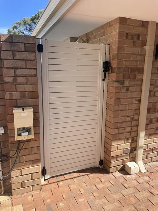 Classic Cream Aluminium Slat Side Gate Joondalup.jpg
