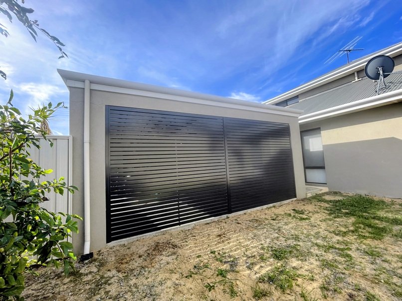 Garage Infill Privacy Screen Aluminium Slat Stirling2.jpg