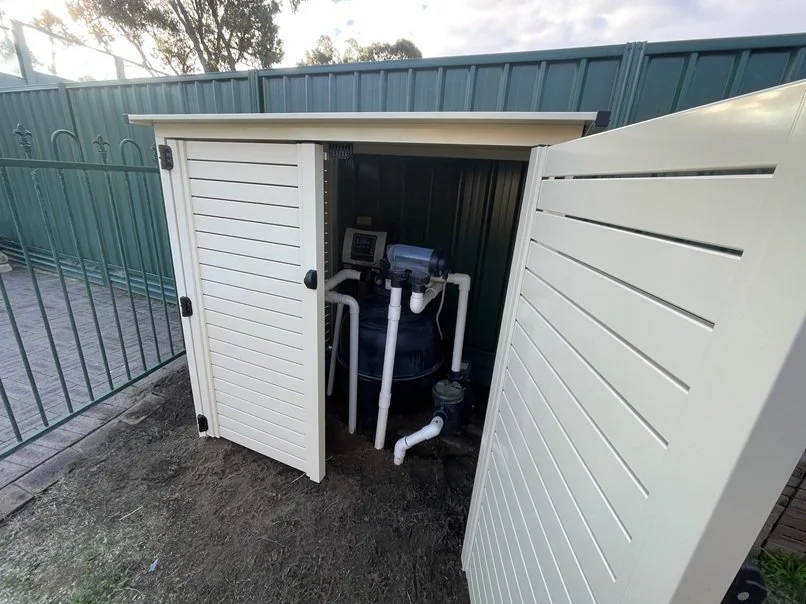 Pool Pump Enclosure Classic Cream in Kingsley