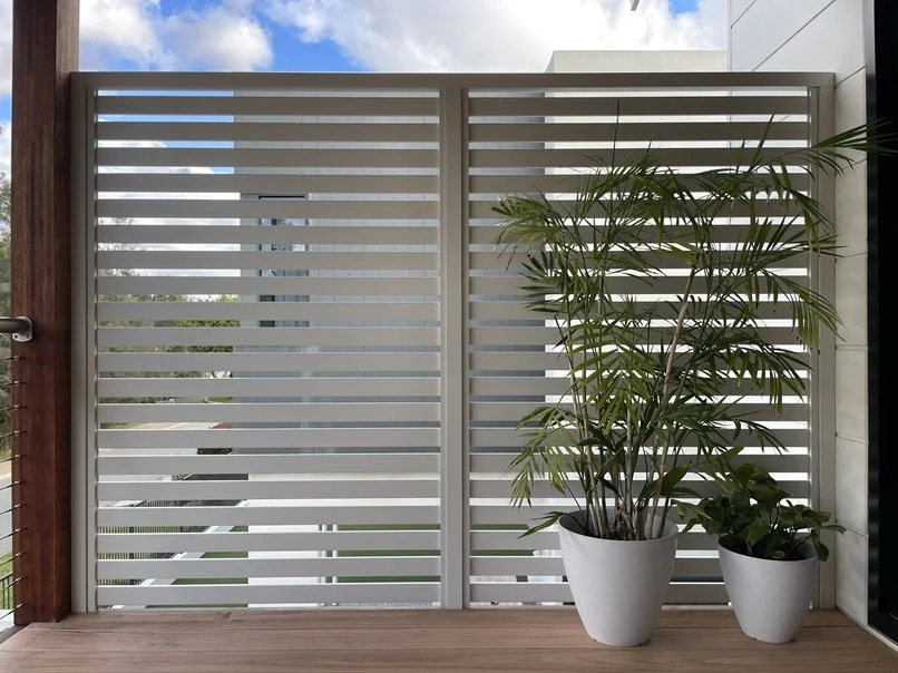 Balcony Privacy Screen - 65mm Surfmist slats, 25mm gap