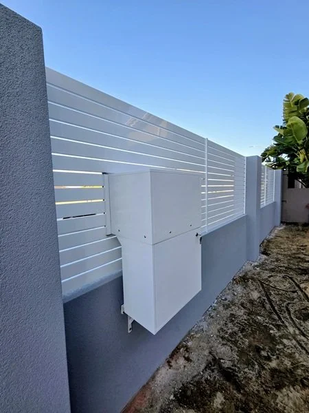 White Aluuminium Slat Fence Infill Panel Joondalup Parcel Box2.jpg