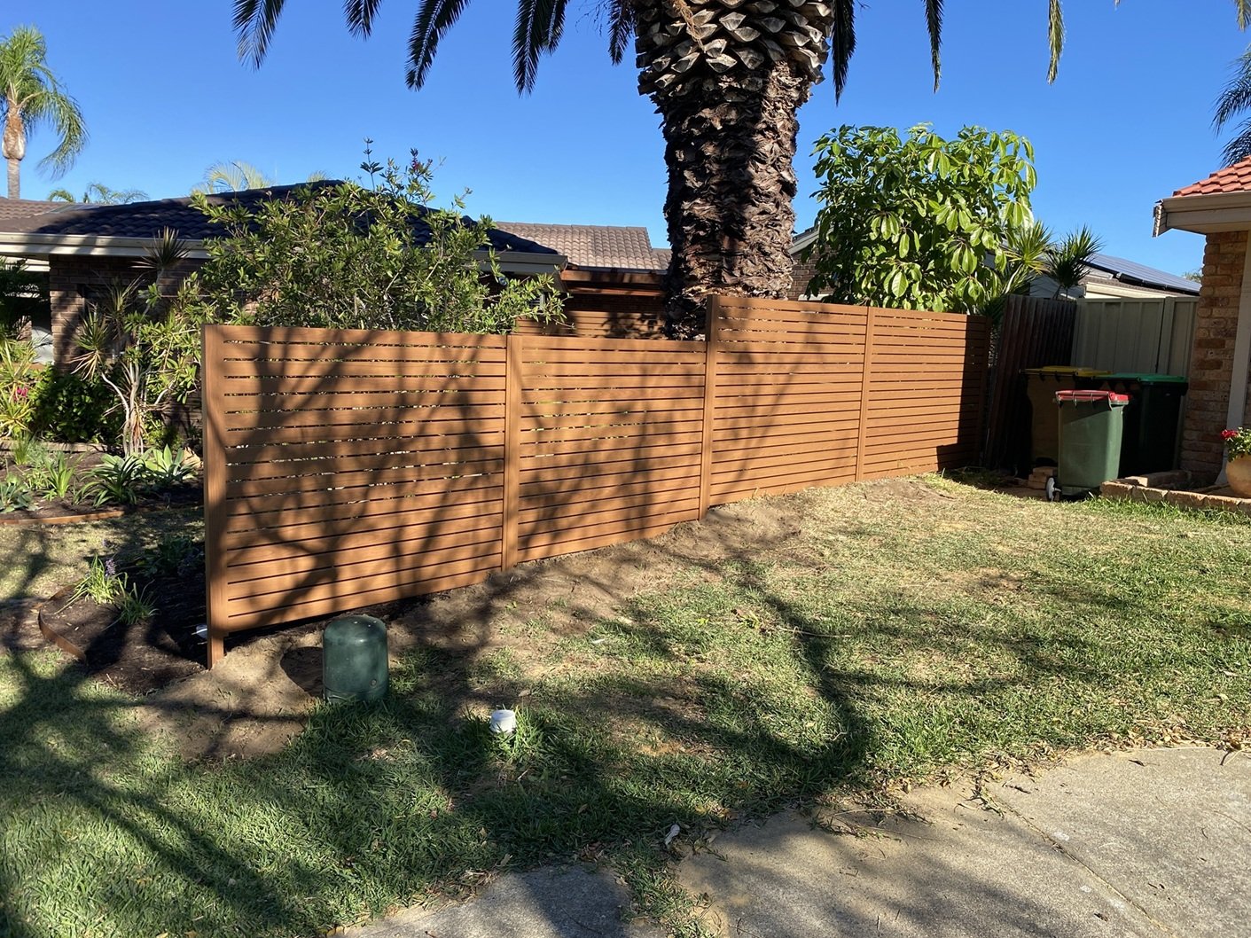 aluminium slat front fence kingsley.jpg