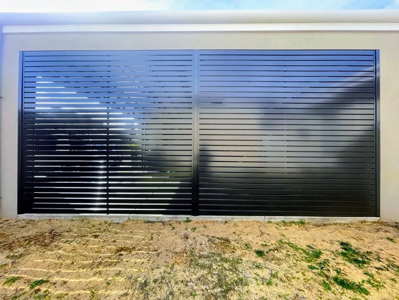 Garage Infill Privacy Screen Aluminium Slat Stirling3.jpg