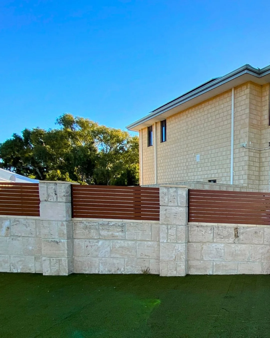 custom installed professional aluminium slat fence panels
