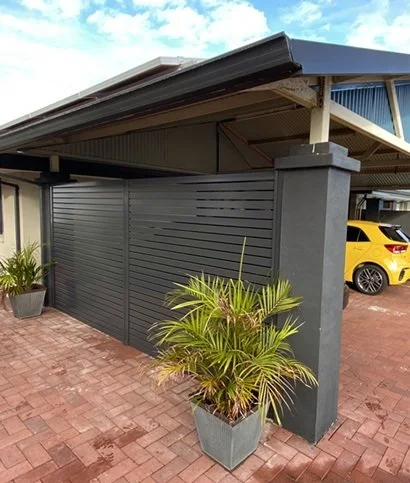 Aluminium Slat Garage Privacy Screen.jpg