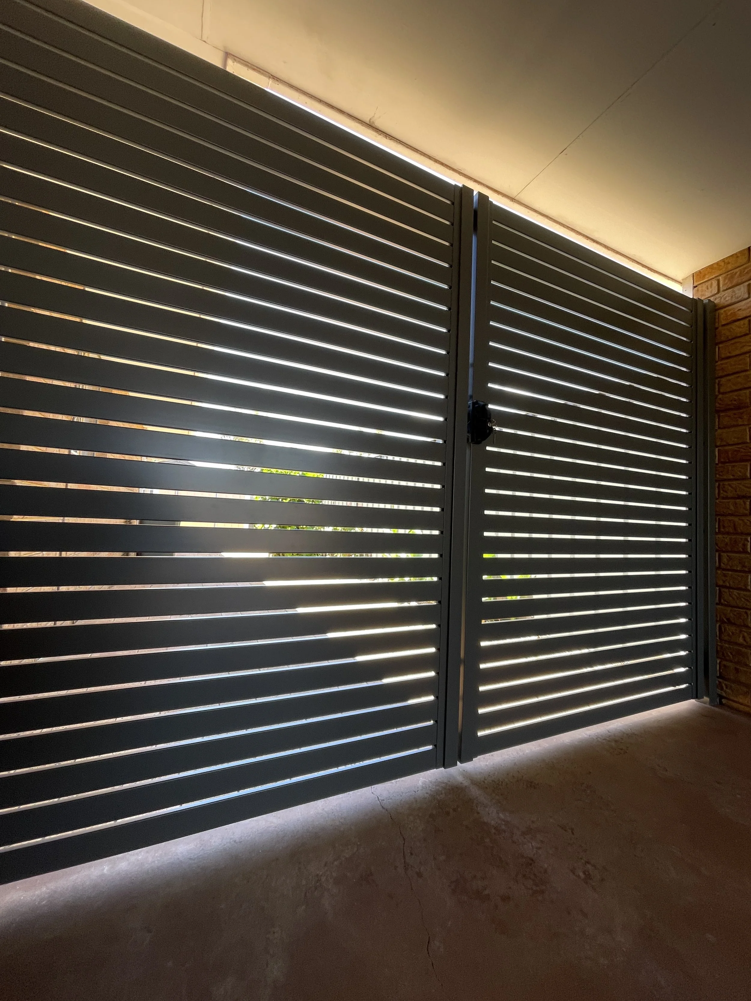 Double aluminium slat garage gate , 65mm Monument slats, 10mm gaps Kingsley