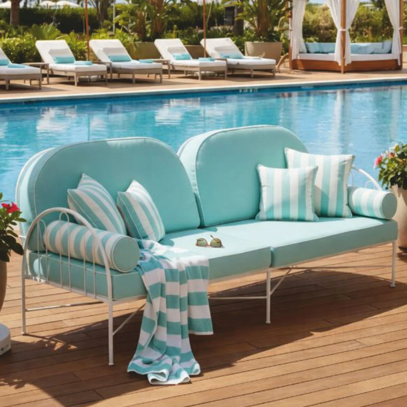 Turquoise Lounge.jpg