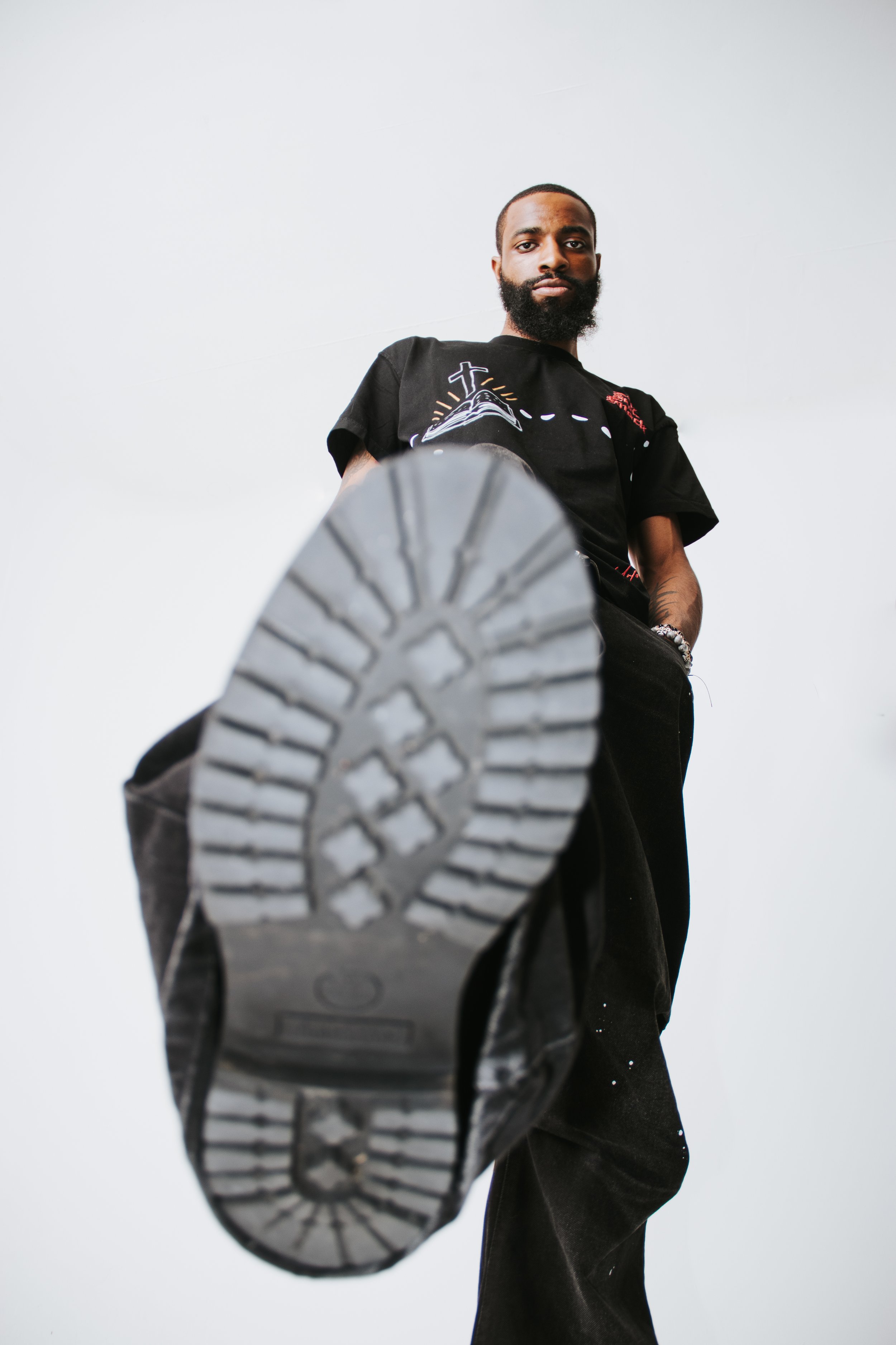 Collaboration photoshoot with Eré Deluxe for the “FaithFiles” Collection.
@ Ruslan Kim
@ Zoe Escoffier