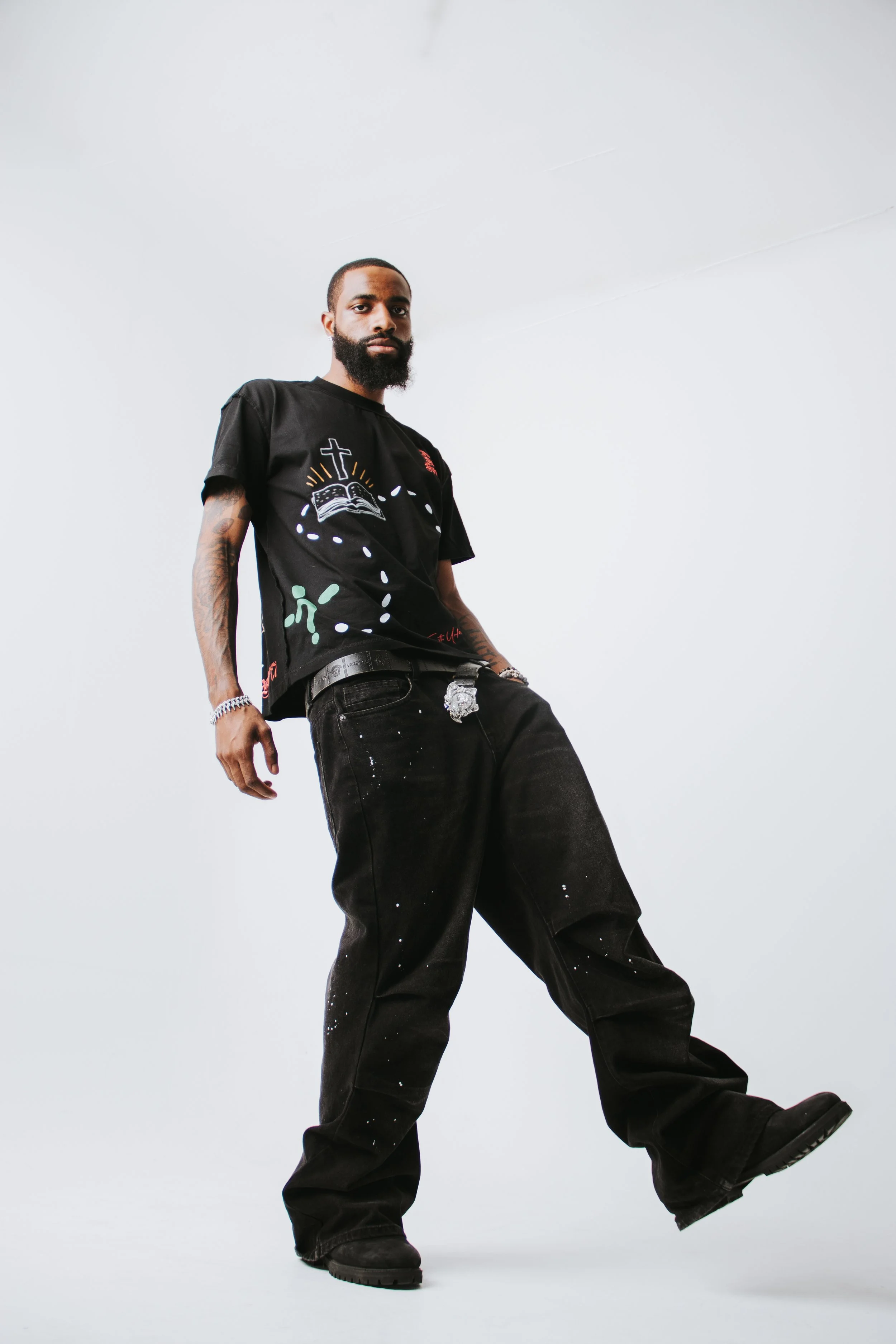 Collaboration photoshoot with Eré Deluxe for the “FaithFiles” Collection.
@ Ruslan Kim
@ Zoe Escoffier