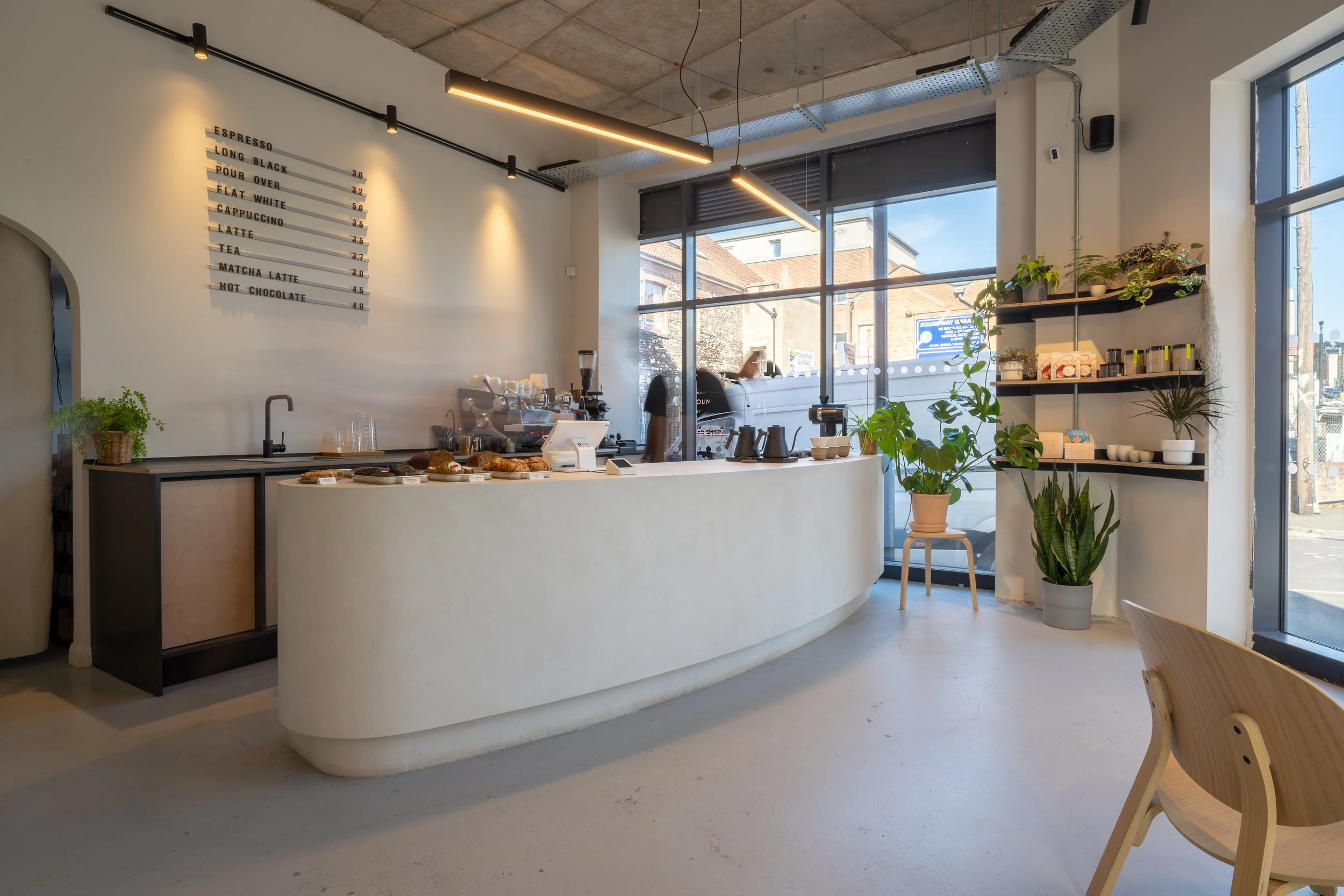 Oranssi carpenter using bench saw