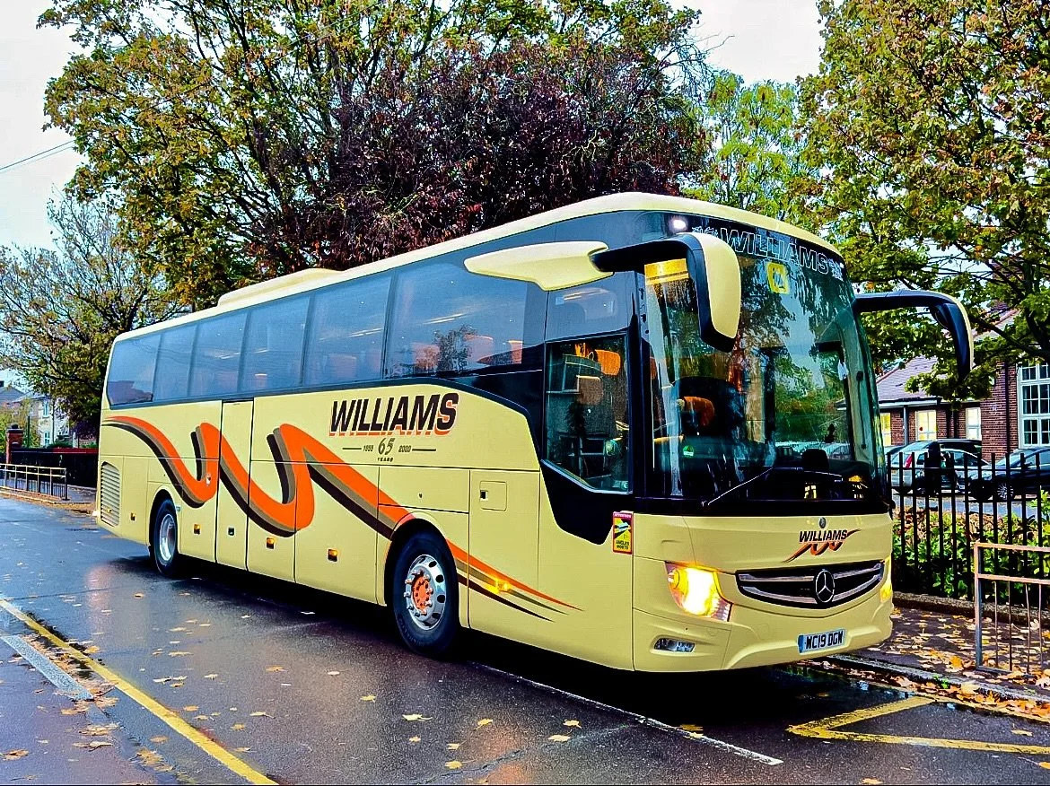 Autumn in full colour 🍂

A great shot from Mariusz this morning in London &mdash; Our coach looking fantastic against the autumn backdrop!

#coachhire #coachhirewales #teamwilliams #williamscoaches #teamworkmakesthedreamwork #orangeandcreamlivingthe