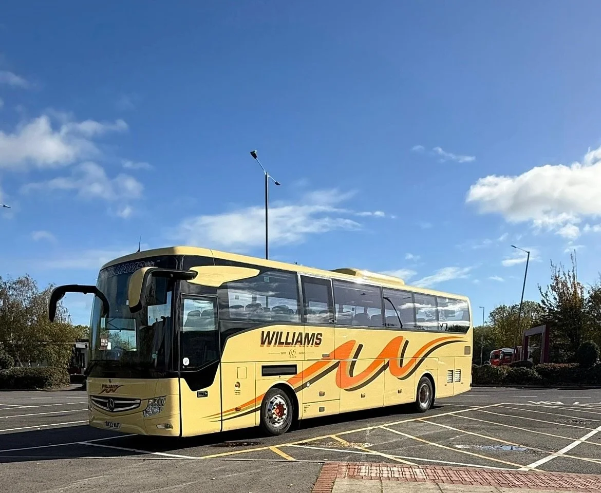 Nieaal managed to find some blue sky while taking a well deserved break en-route to London. 

#coachhire #coachhirewales #teamwilliams #williamscoaches #teamworkmakesthedreamwork #orangeandcreamlivingthedream #yourwelshconnection