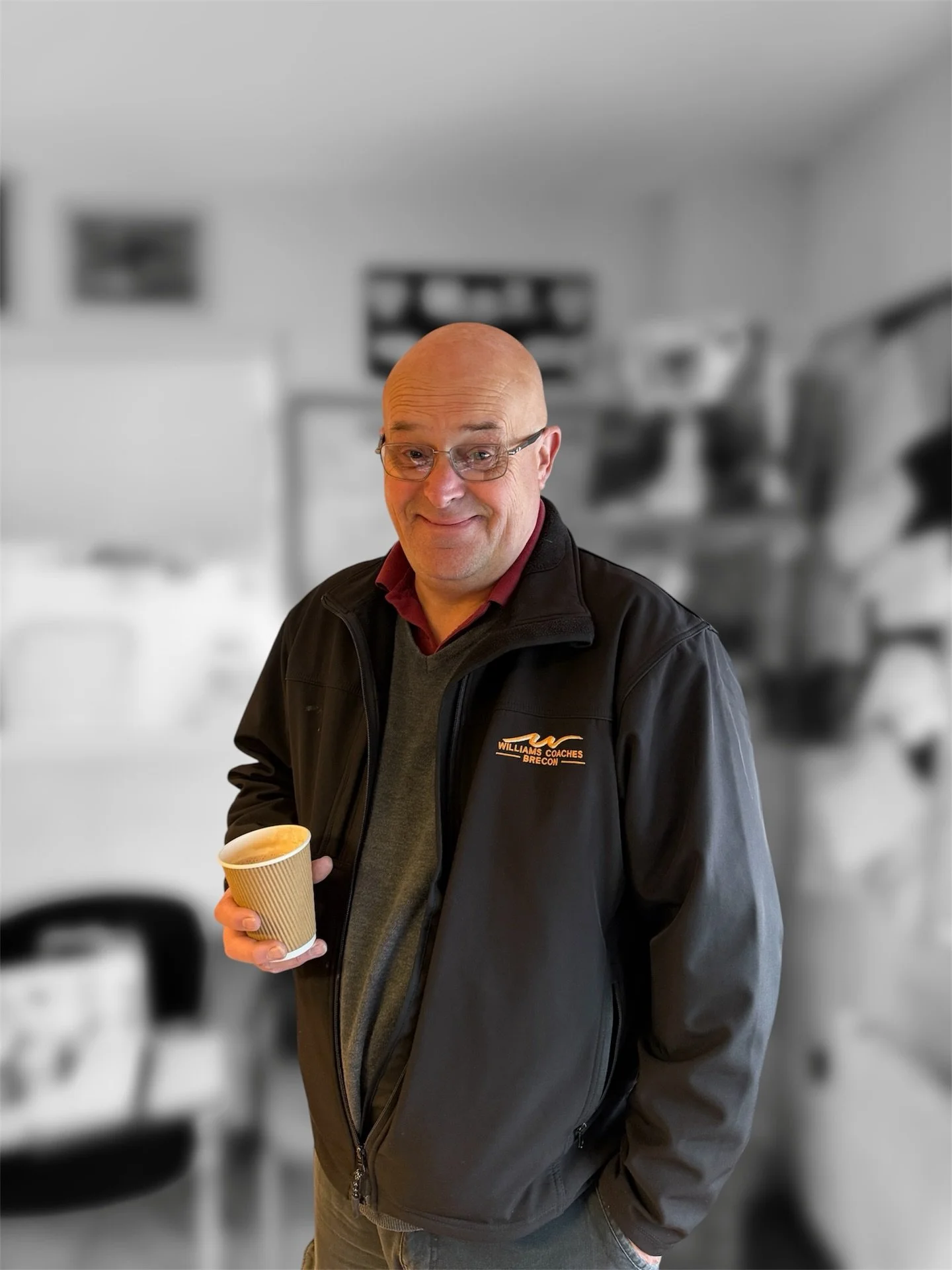 Happy 60th birthday to our driver Neil.

The only time you see him smile like this is a birthday or close to one of his many holidays a year 😆

Have a great night Neil 🥳