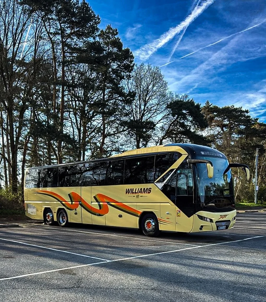 Niall woke up to some beautiful weather in Farnborough.

The sun shining always makes the early starts a little bit easier ☀️ 

#coachhire #coachhirewales #teamwilliams #williamscoaches #teamworkmakesthedreamwork