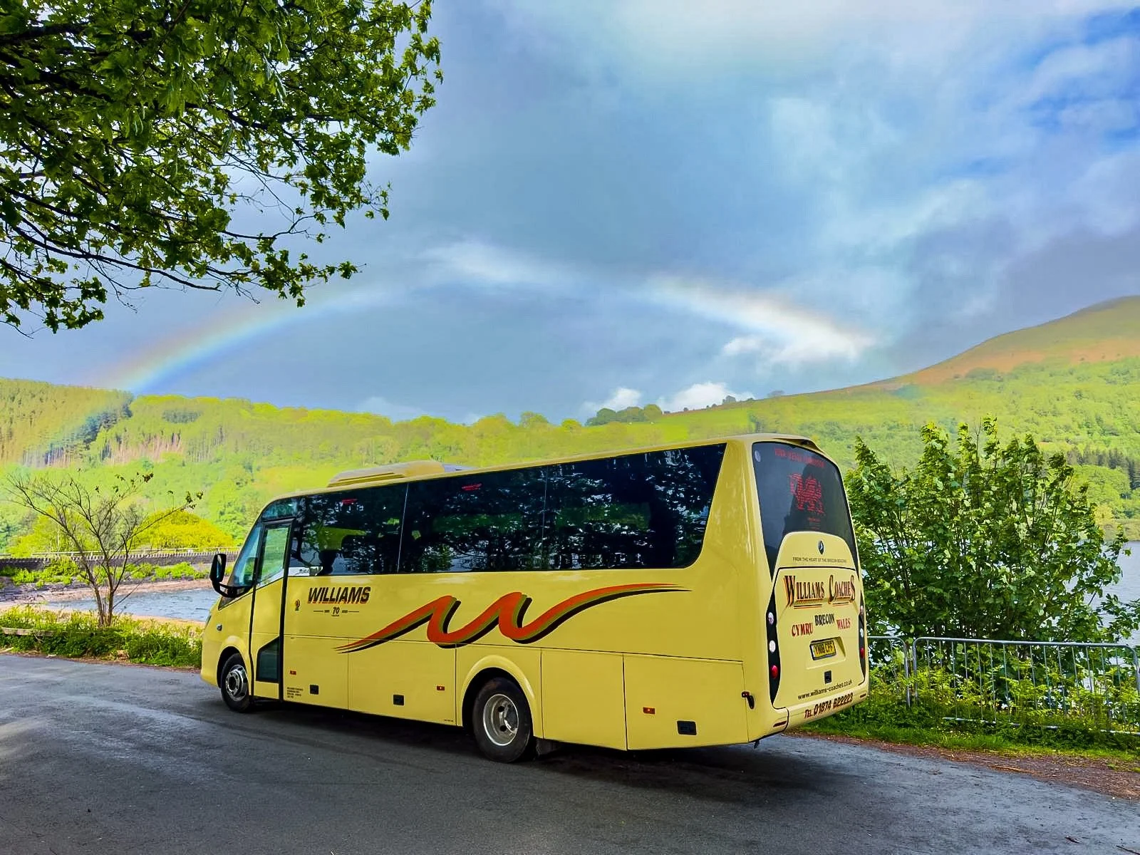 We&rsquo;ve found the pot of gold at the end of the rainbow 😍

📸 Mariusz

#coachhire #coachhirewales #teamwilliams #williamscoaches #teamworkmakesthedreamwork