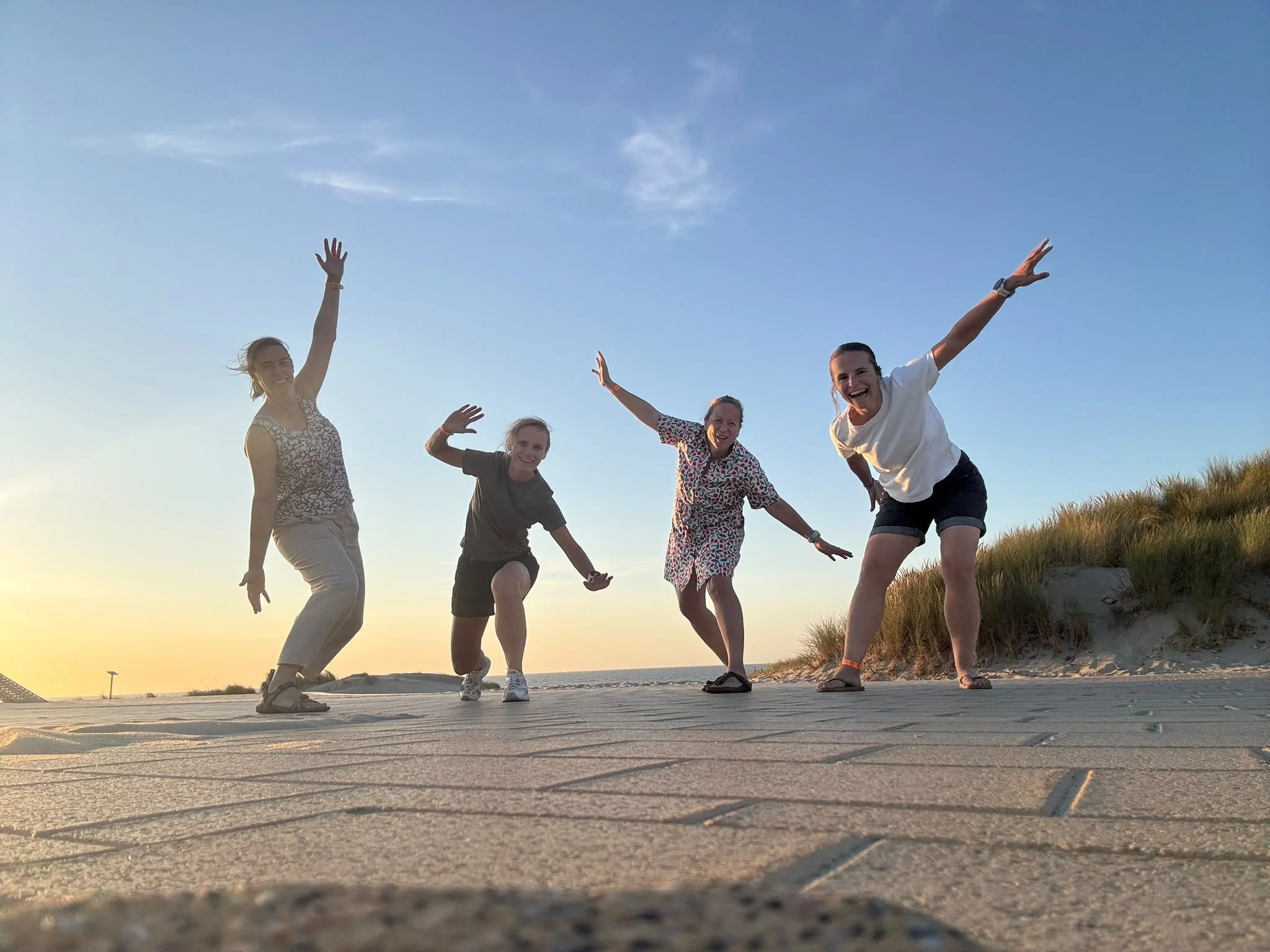 … 4 dames van SWIMMERS in de noordzee zwommen?