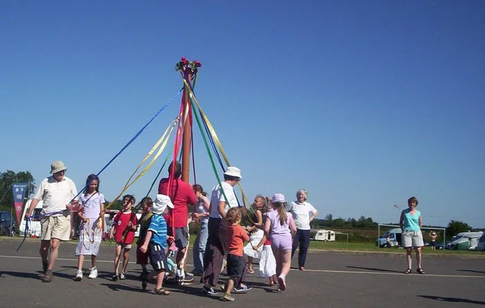 meet-workshop-maypolegrandparents.jpg