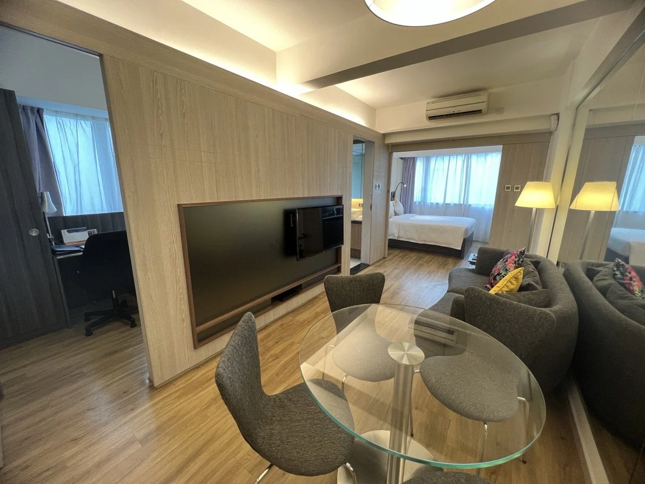 Loplus Hennessy - 3.jpeg