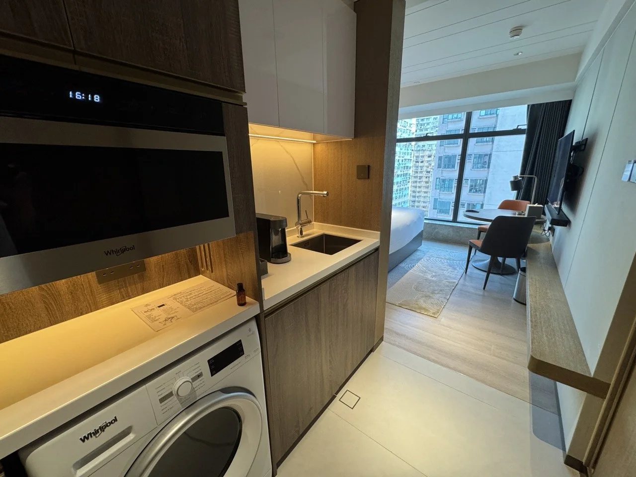 Studio Deluxe - 11.jpeg