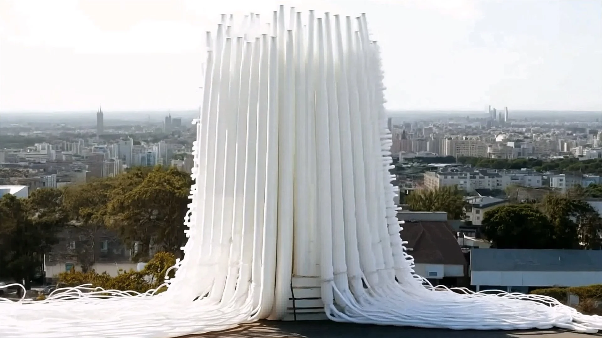Dirk Koy, Hybrid 08 (Water Tank), 2025, 01:20, AR-, AI- video