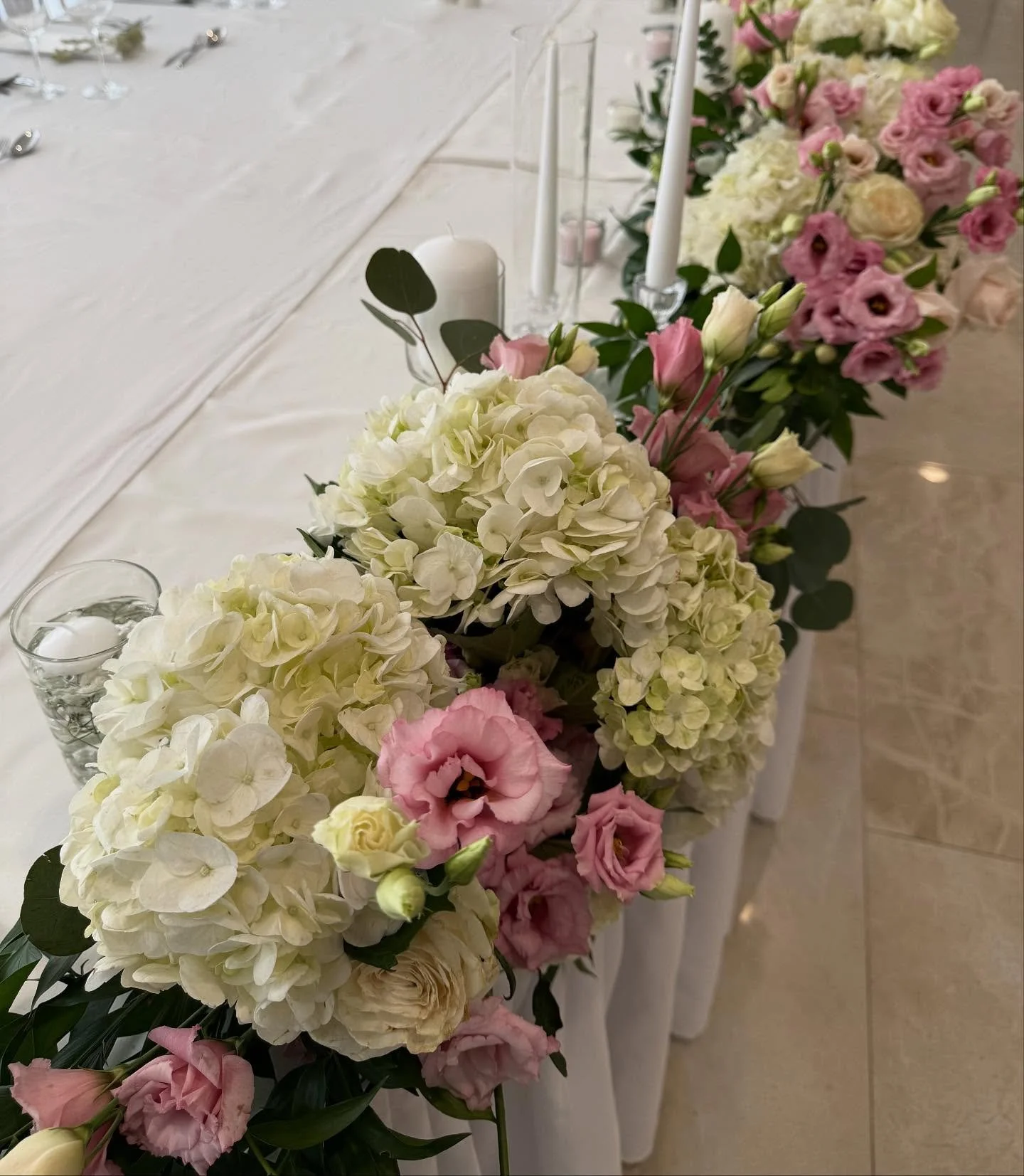 In this beautiful wedding season that has just ended, I had the opportunity to help lovely Tea from @levelup_events_weddings with a decor for one beautiful wedding in Crikvenica, and after a month of looking at this photos I just had to share the bea