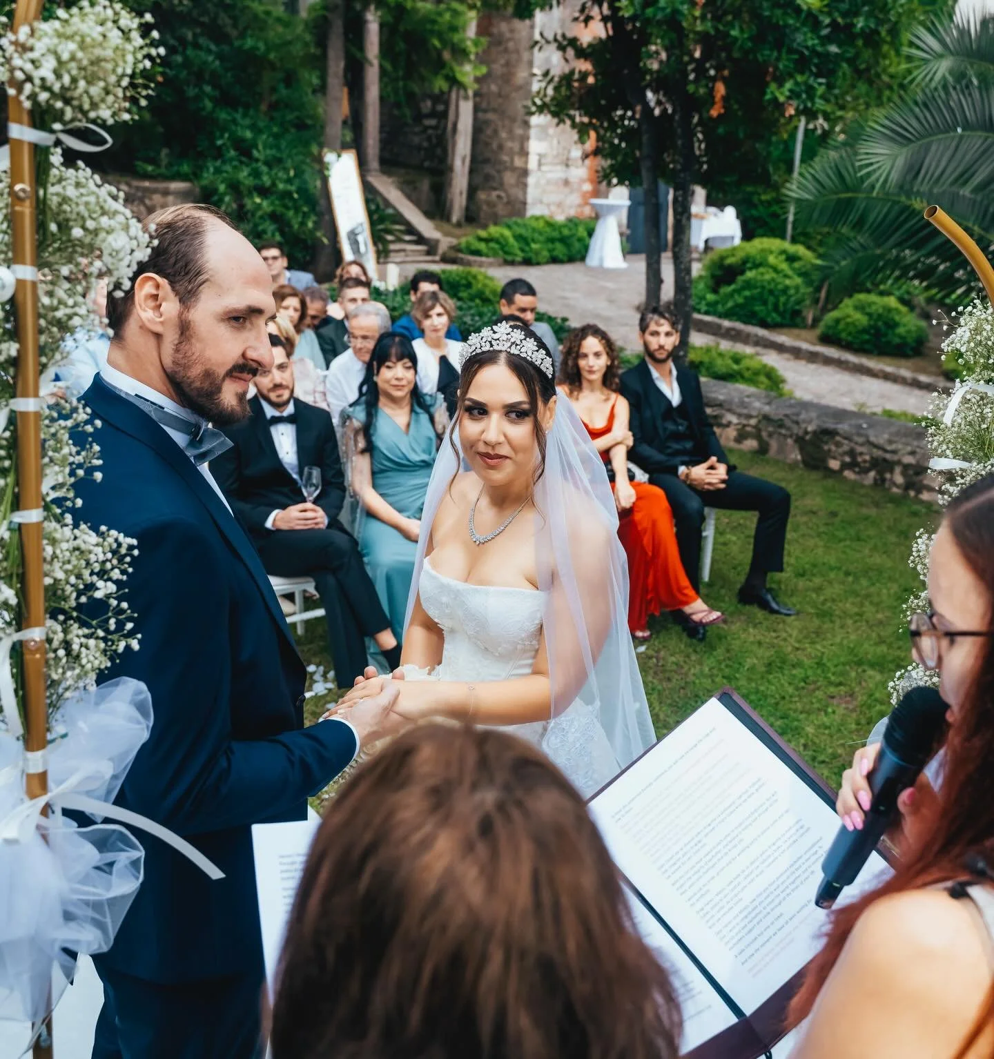 &ldquo;Love doesn&rsquo;t care about the language.&rdquo; A symbolic ceremony reminds us that meaning matters more than form. Spoken in three languages, the promise was felt far beyond words.
.
As a part of my birthday week I offer 30% off to all boo