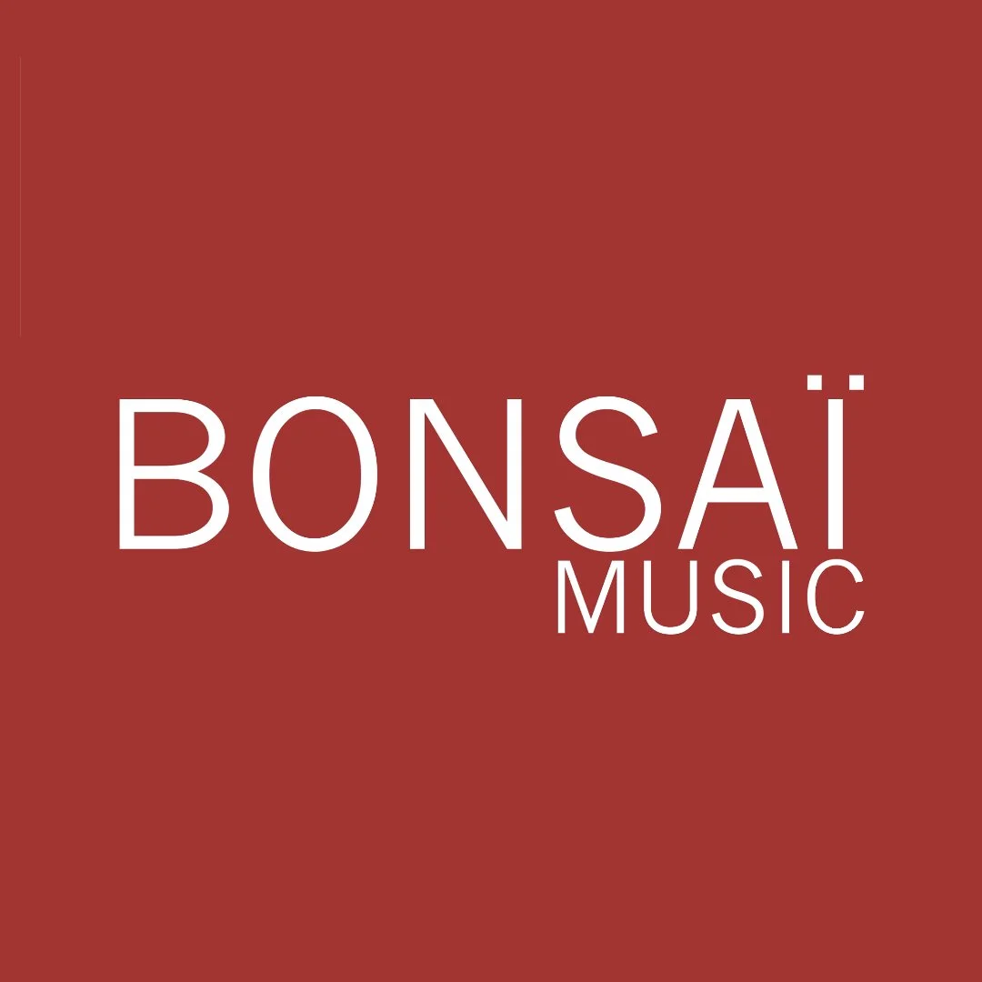 Logo rouge avec le texte blanc 'BONSÄI MUSIC'