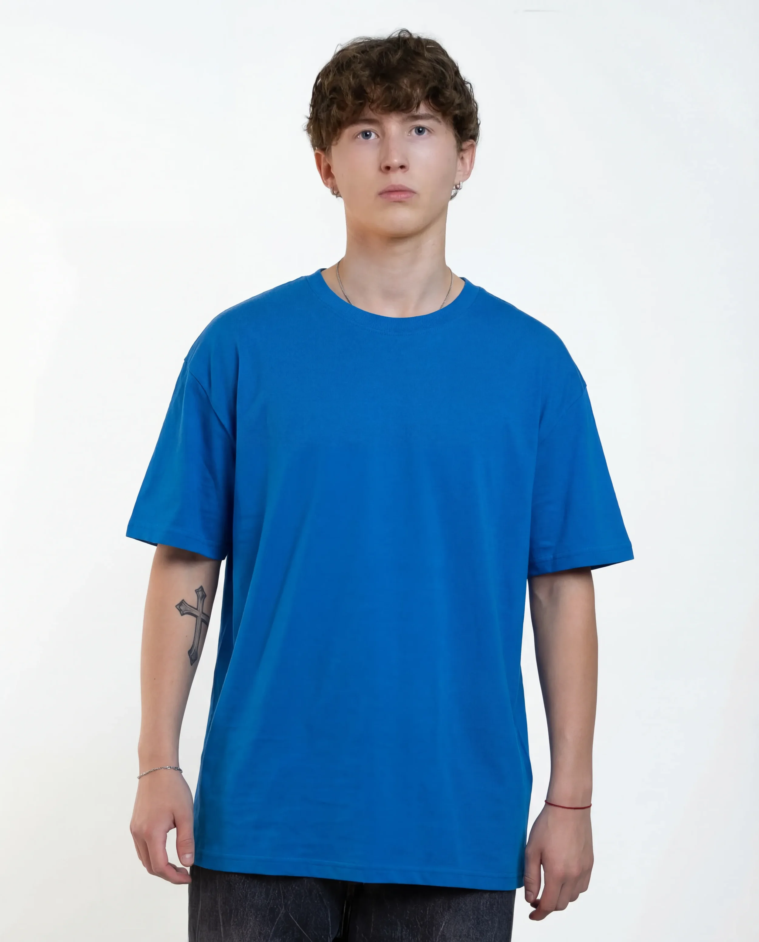 Conrad_intense blue_web01.webp