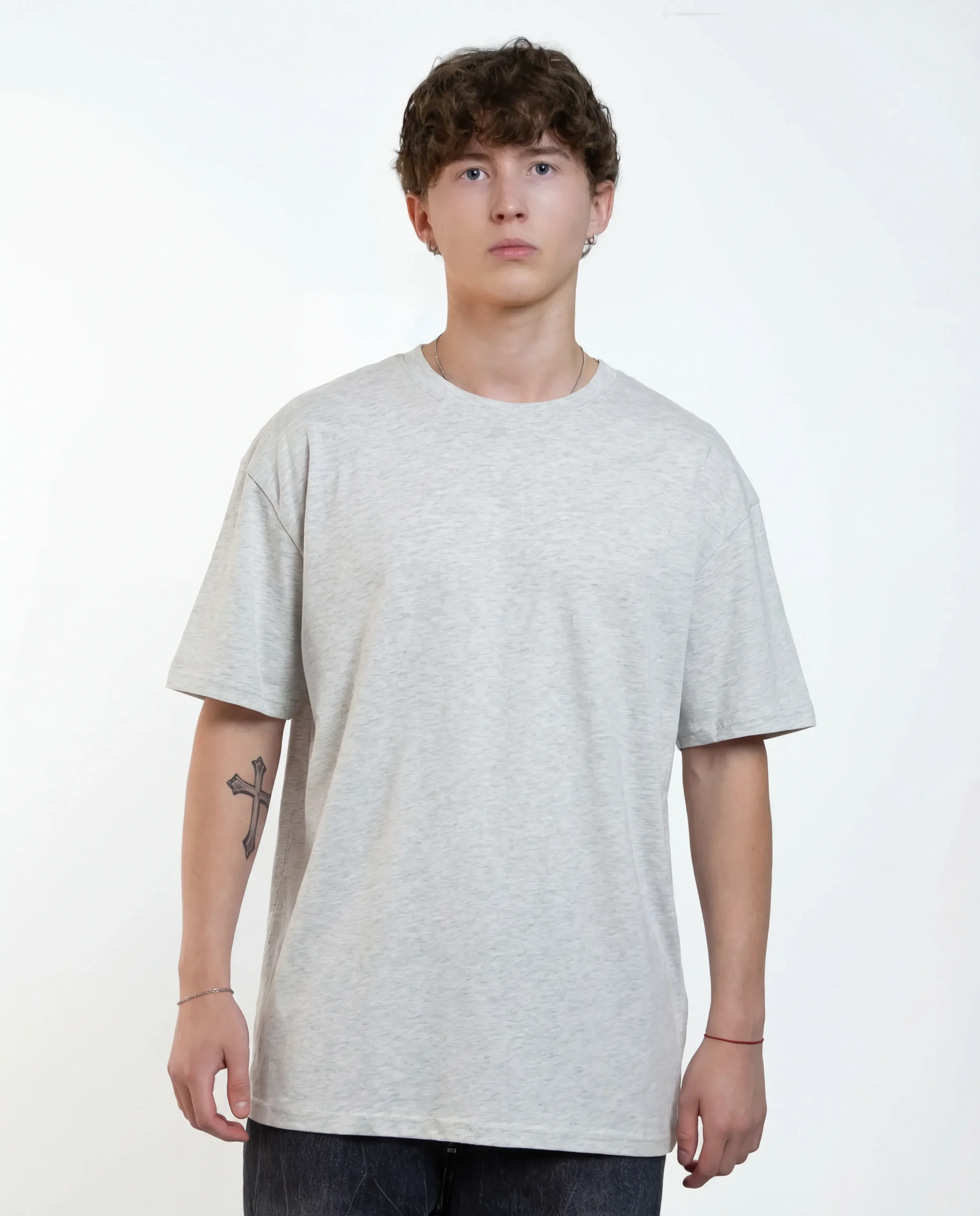 Conrad_light grey_web01.webp