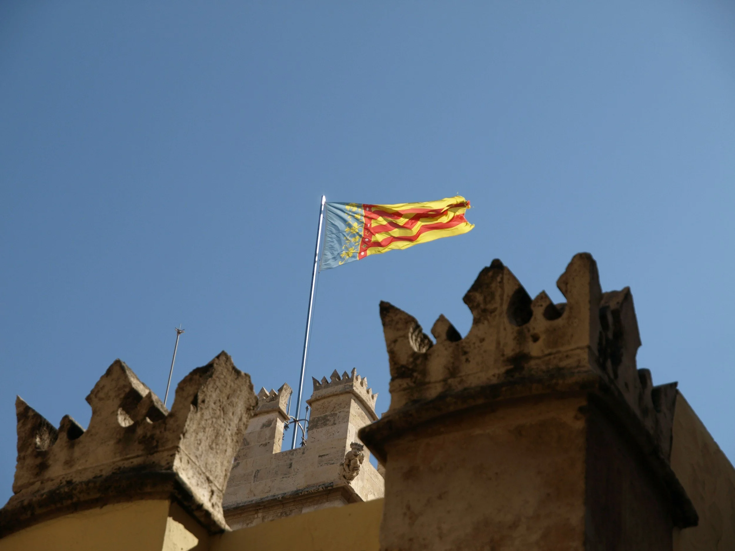 Valencia Travel Guide: Paella, Wine Harvest &amp; Adventurous Hikes