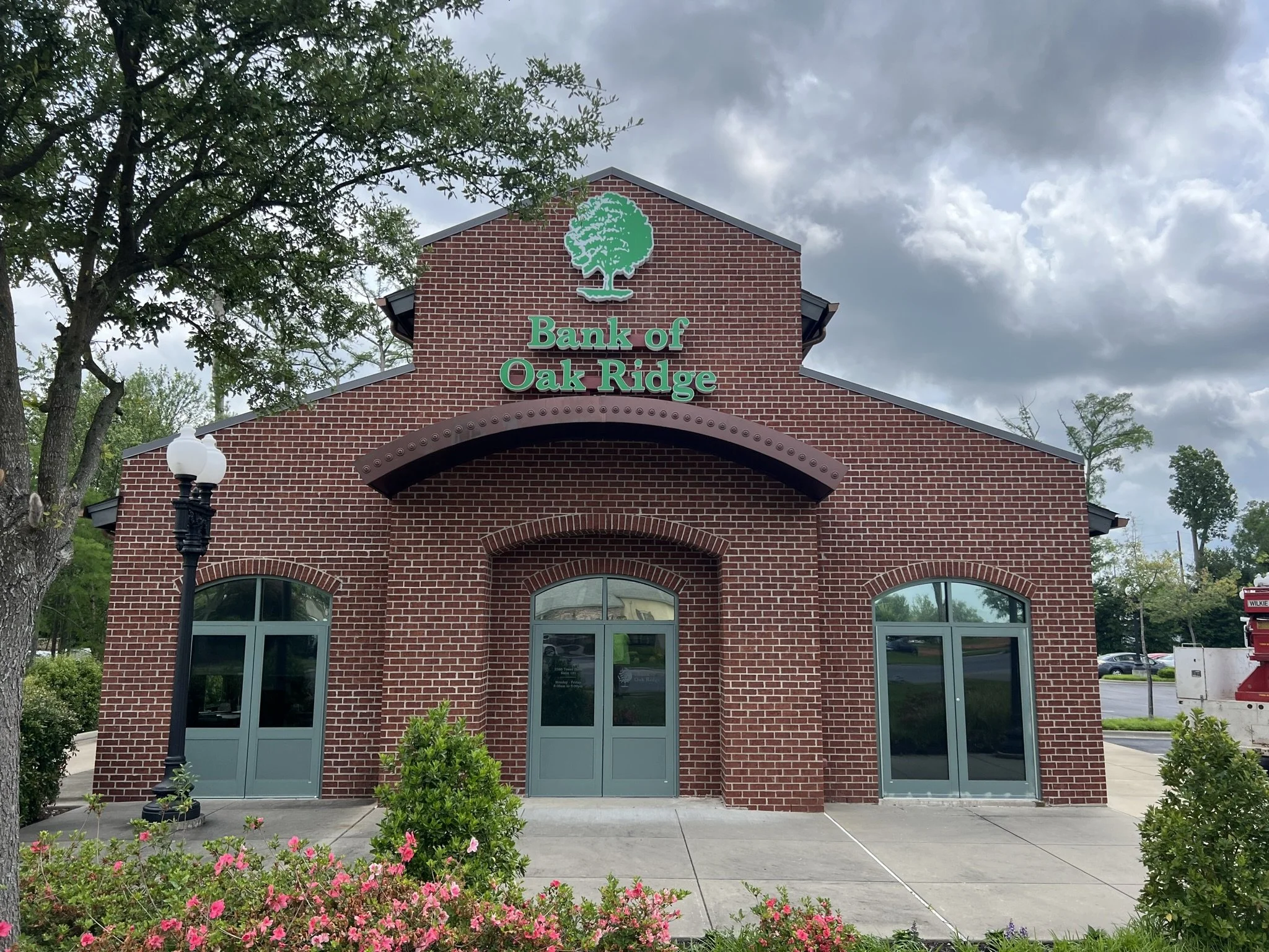 Bank of Oak Ridge.JPEG