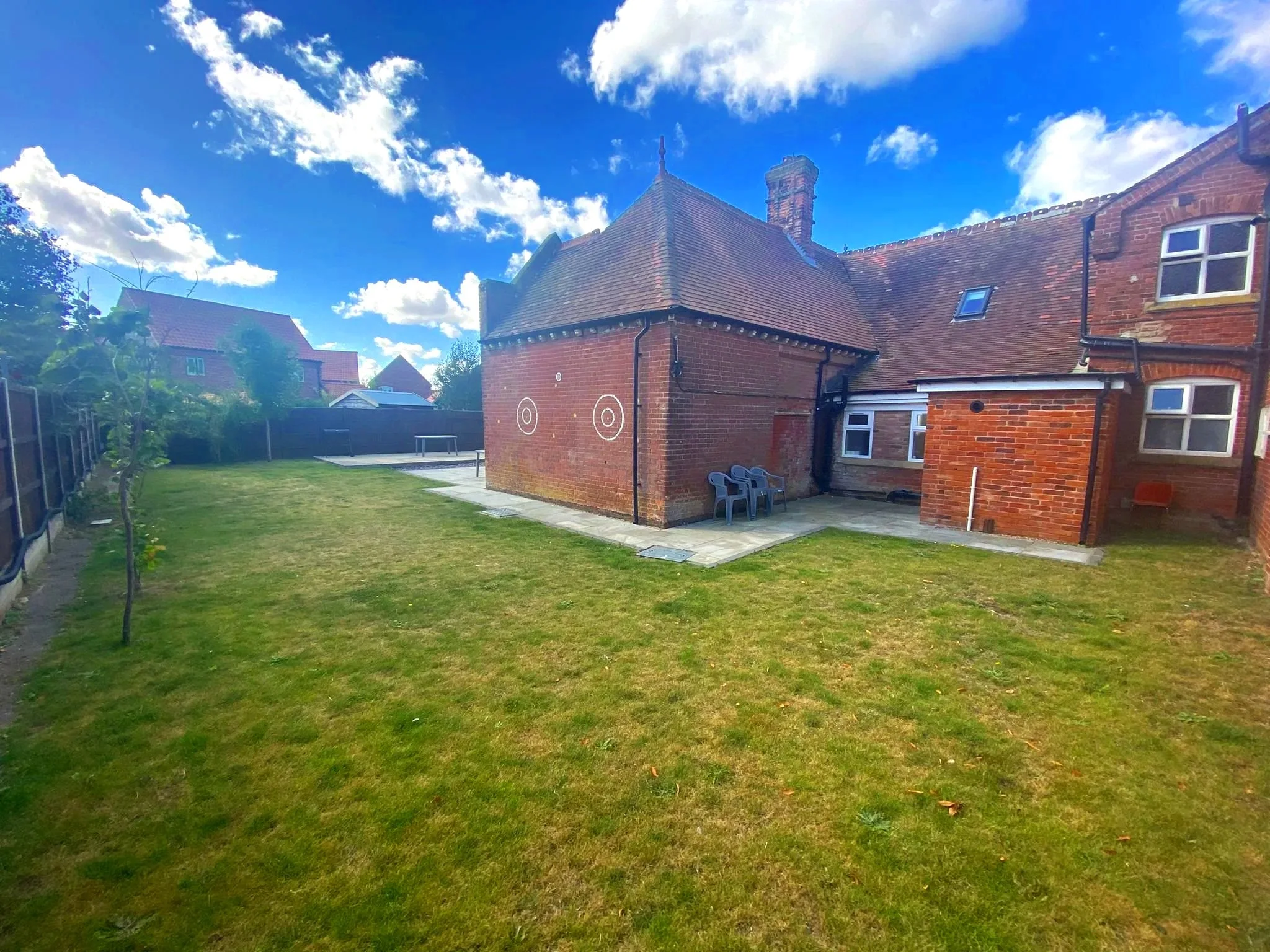 Enclosed space for pets, sunbathing, golf or just chilling!