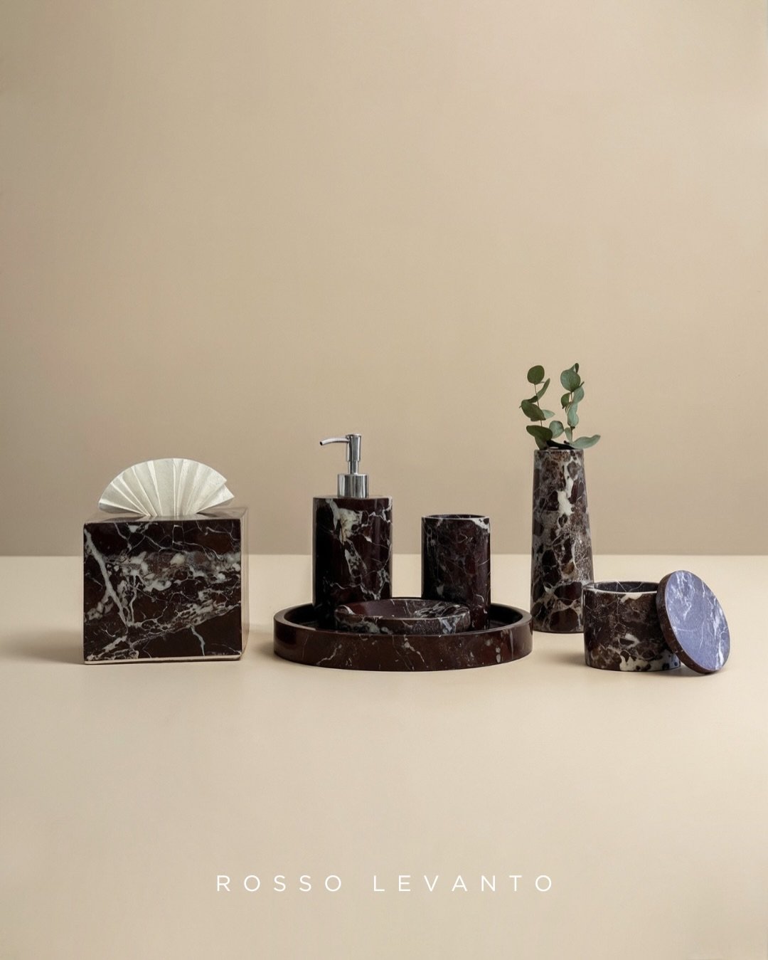 Tu ba&ntilde;o tambi&eacute;n habla de vos. &iquest;Cu&aacute;l elegir&iacute;as?

📍Harmony &amp; Marble en el @cortijoloslaureles | WhatsApp 7255-8222