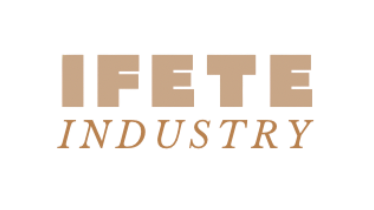 Logo avec le texte 'FRETE INDUSTRY' en haut en grosses lettres beige, et 'INDUSTRY' en dessous en lettres marron.