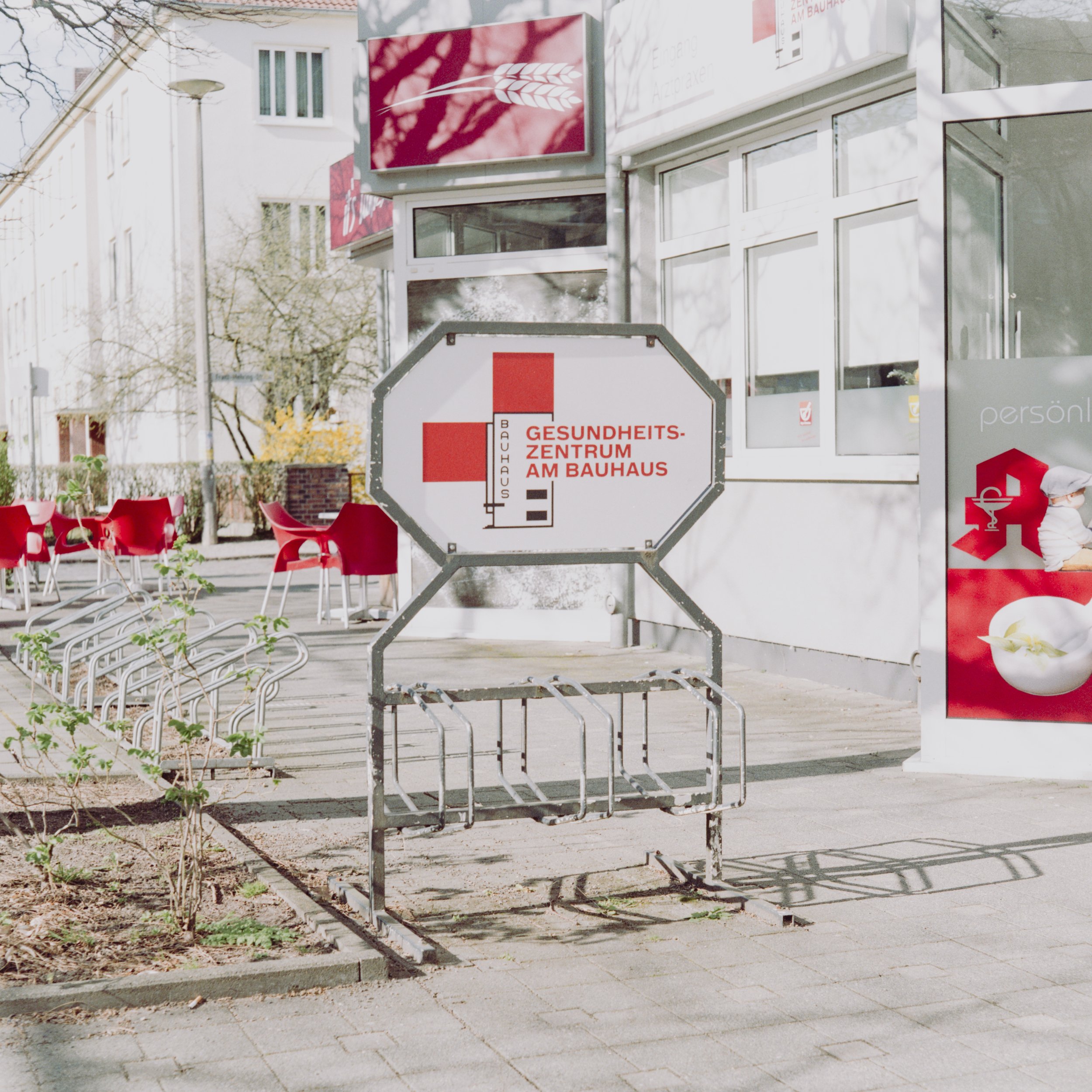 "Health Centre at the Bauhaus". Dessau, Germany.