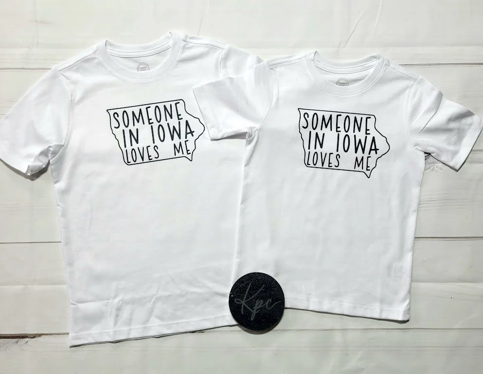 SOMEONE IN IA LOVES ME