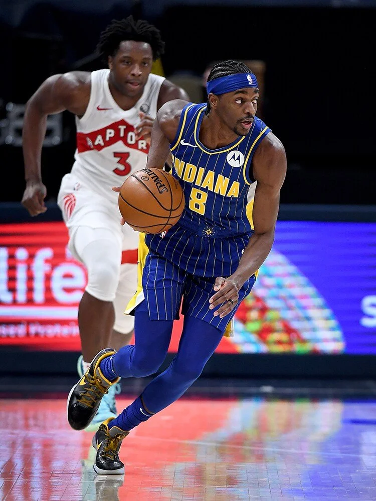 justin-holiday-pacers-drive.jpg