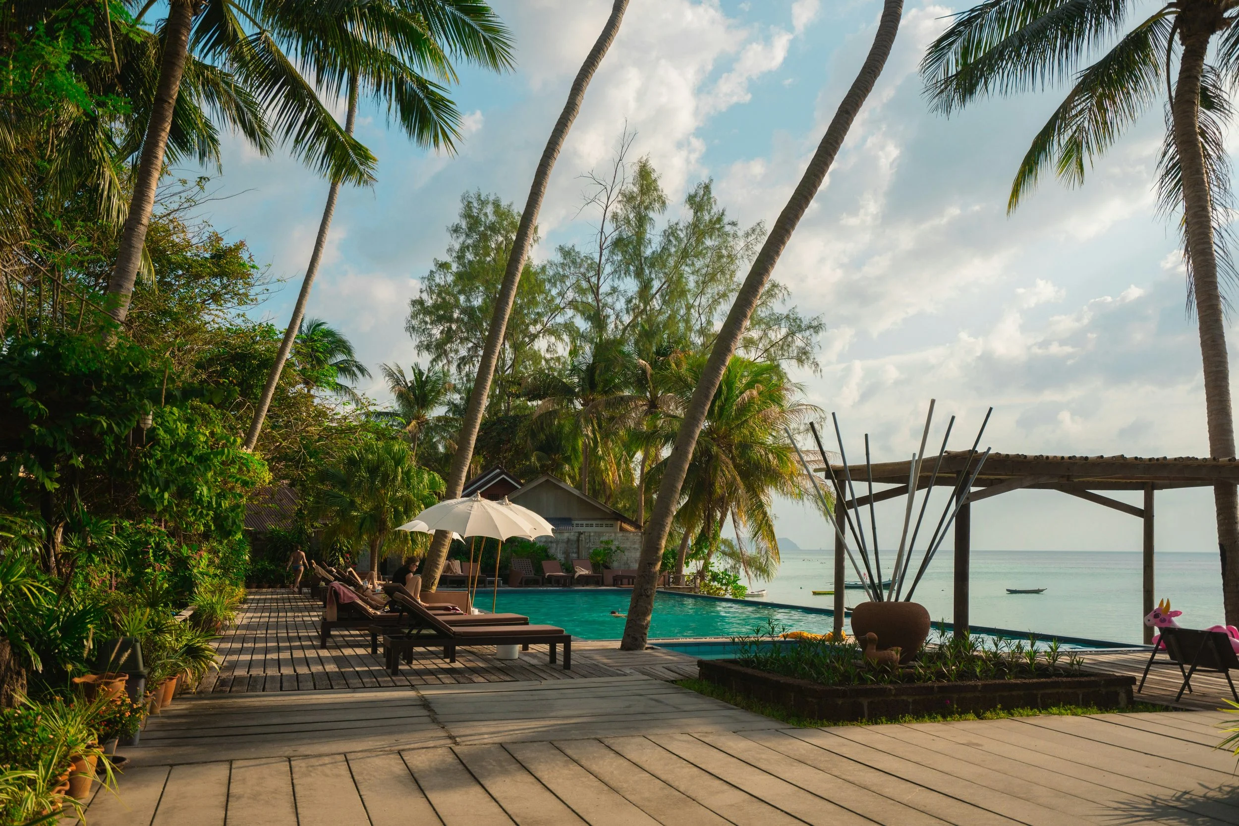 What Makes a Wellness Retreat in Thailand Different from a Luxury Hotel?