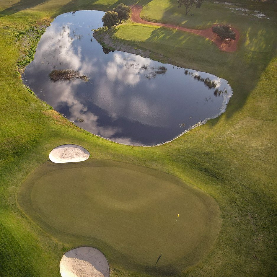 7th Green&Pond Alt SQR LO.jpg