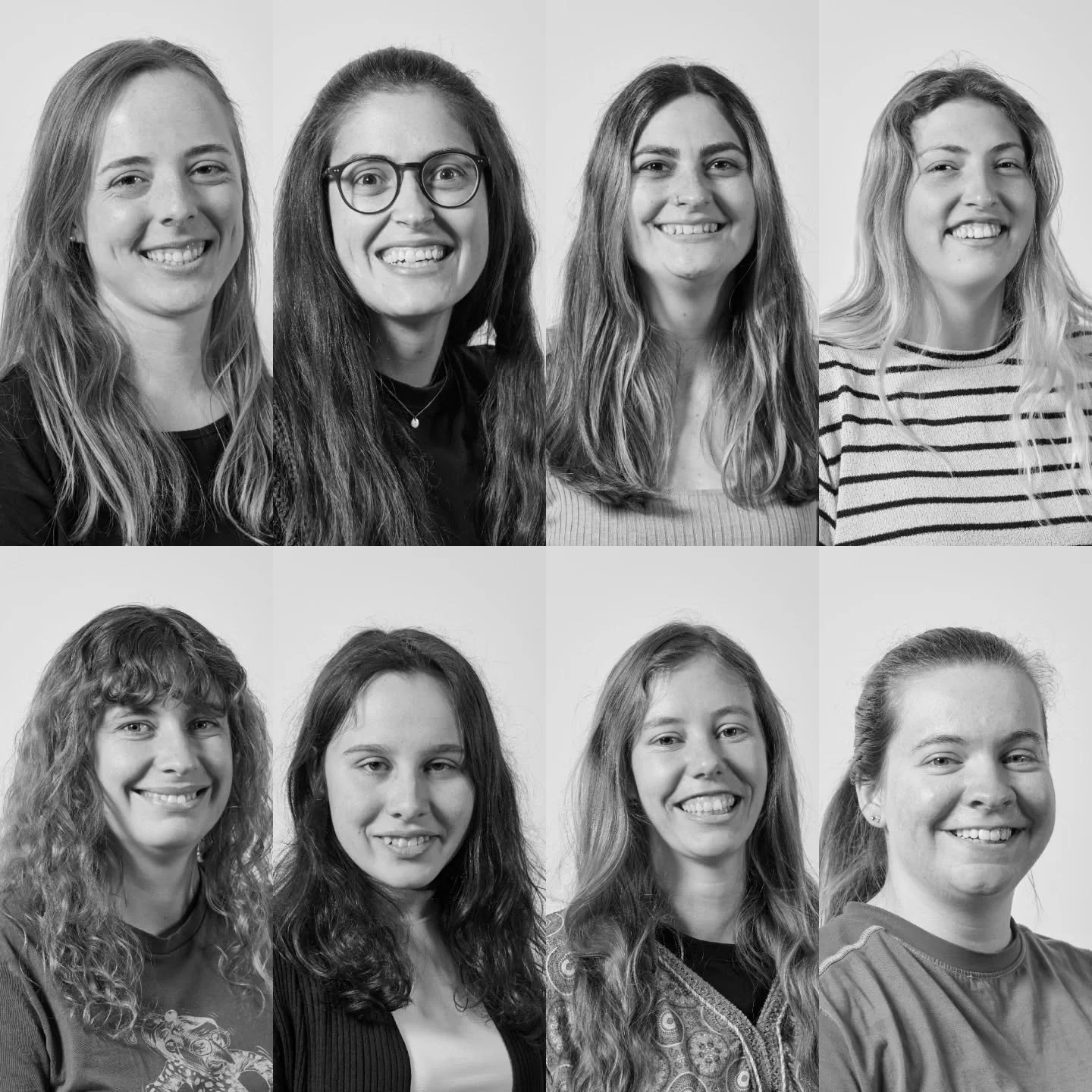 Unser Ensemble (3/3): Die Athener Frauen &amp; die Spartanerin

v. oben links n. unten rechts

Madeleine Neuenschwander
Nicole Stalder
Michelle Beer
Anna Sophia Gfeller
Lisha Bertschy
Adrieen Krancicki
Elvira B&auml;rtschi
Petra Beck

Fotos: Matthias