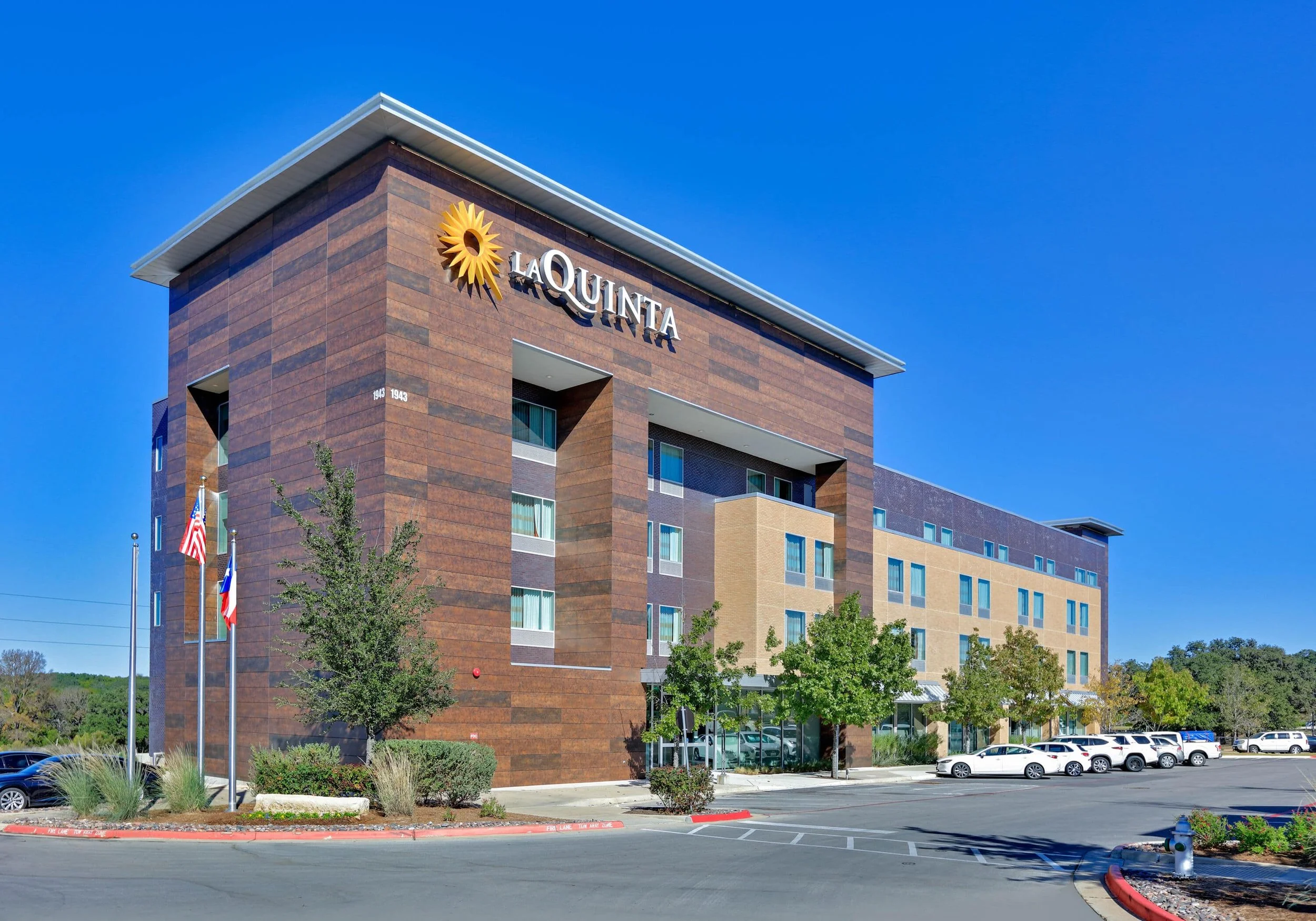 La Quinta Inn &amp; Suites at Oaks at Lakeway Exterior View