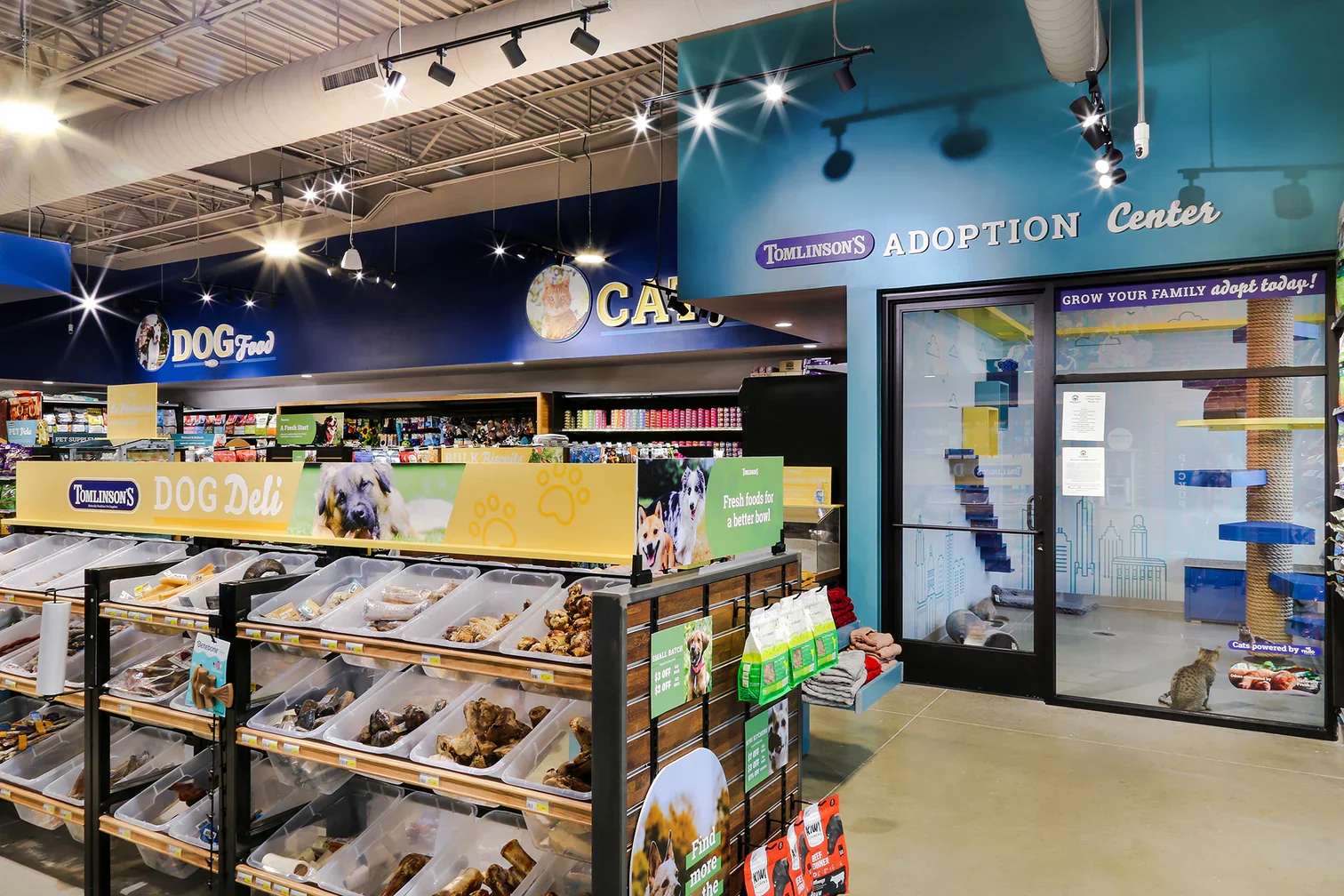 Tomlinson's Pet Supply at Oaks at Lakeway Full-Service Pet Retail and Adoption Experience