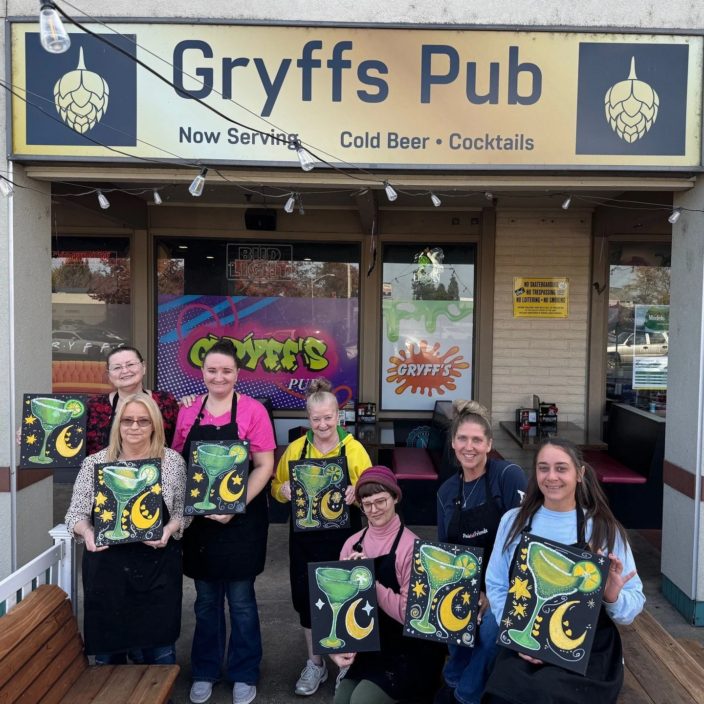 Saturday morning at Gryff's Pub was a good one. Friends and family, side by side, a lot of laughing, and a room full of people making something together. That's the stuff you remember. ✨

And the paintings? Swipe through. Those glitter salt rims came