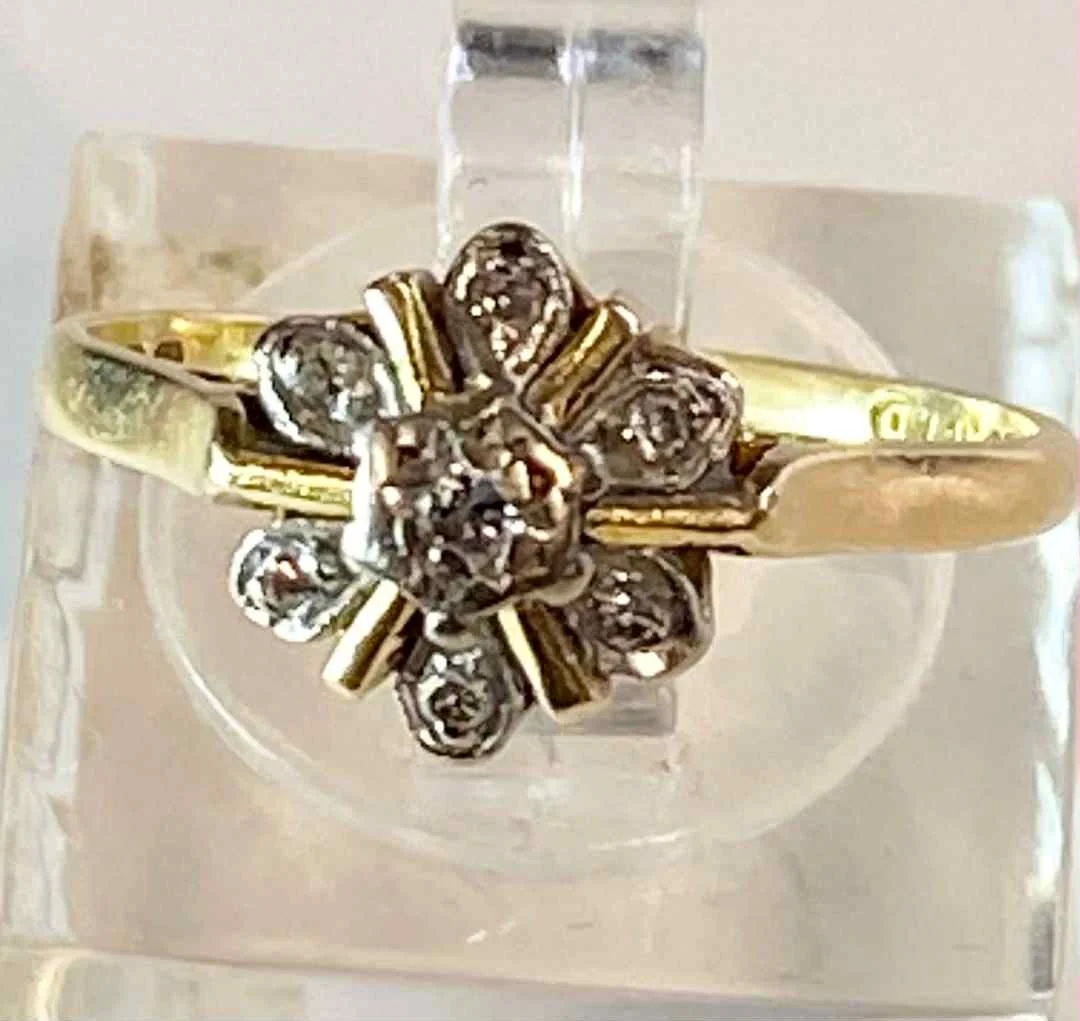 ANTIQUE 18ct GOLD & DIAMOND FLOWER HEAD CLUSTER RING FULLY HALLMARKED M 2.75g