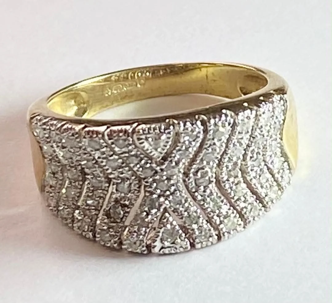 STUNNING 9ct GOLD MULTI DIAMOND RING