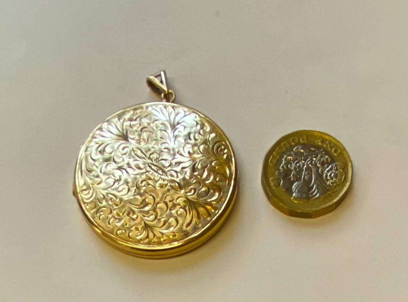 STUNNING VINTAGE HUGE 9ct GOLD DOUBLE LOCKET