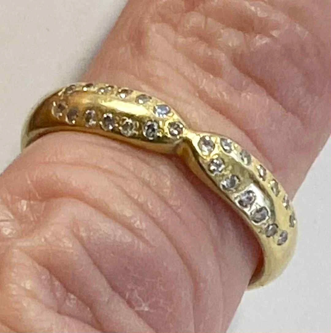 VINTAGE 18ct GOLD DIAMOND RING CROSSOVER BAND - Size O